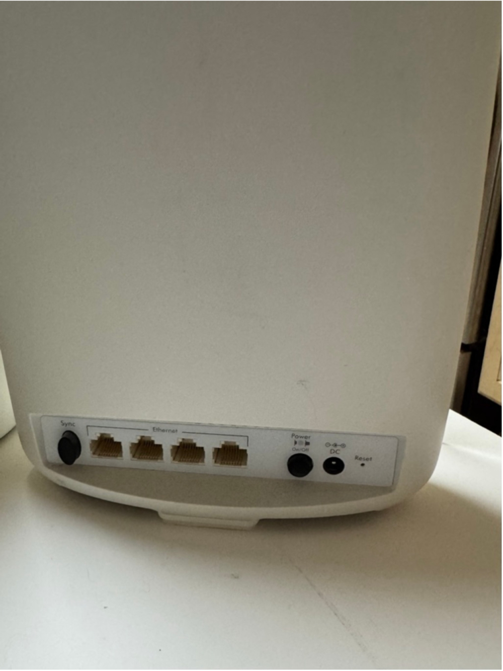 NETGEAR Orbi RBR50v2 Wireless Router System Tri-Band w/ 3 satellites - Picture 8 of 9